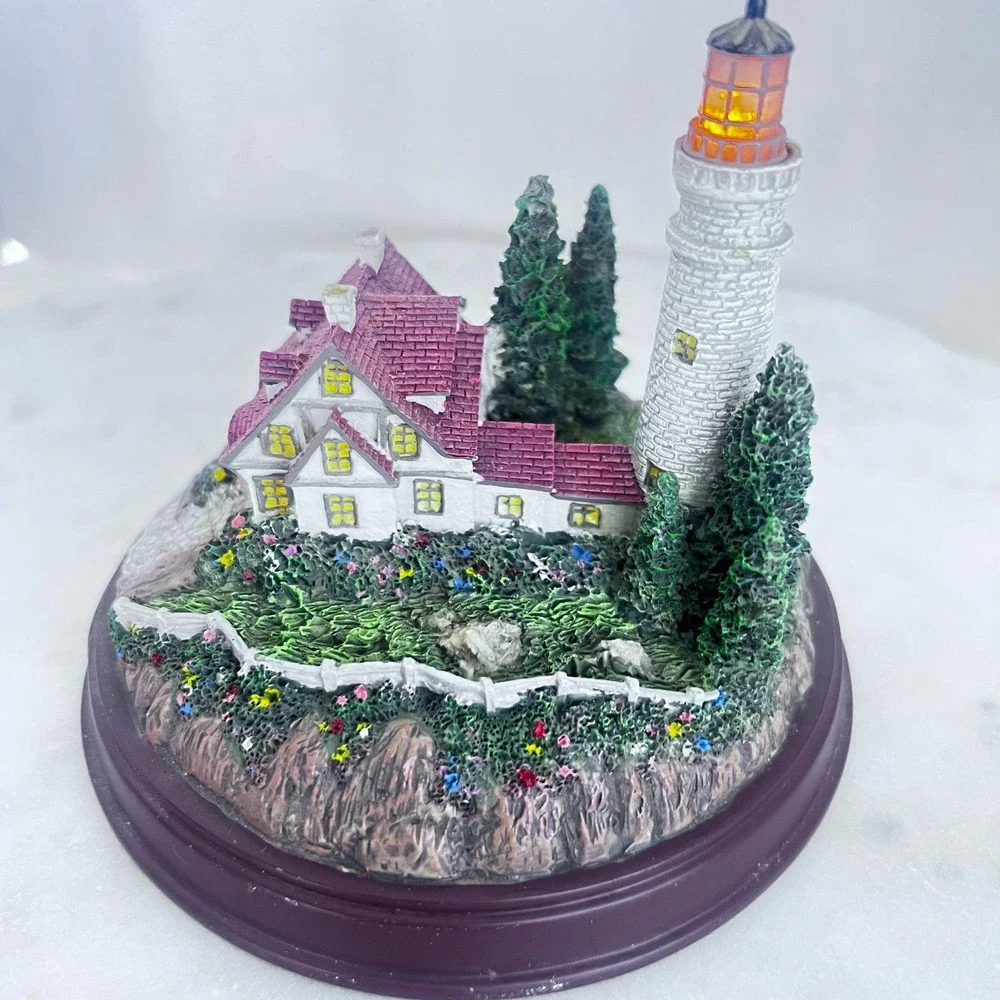 Thomas Kinkade Clearing‎ Storms Lighthouse Cottage Collectible 4.5